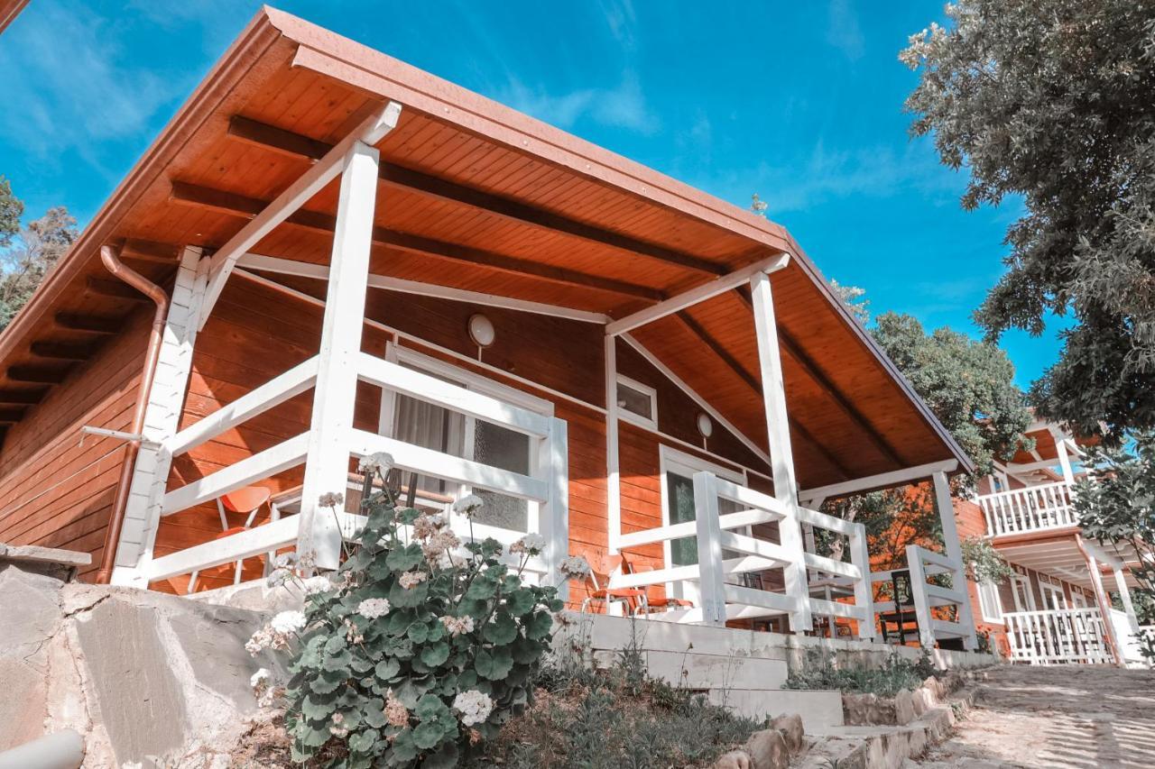 Plazhi Gjeneralit - Small Cabins - Bungalows - Apartaments - Villas - Suite Kavaje Extérieur photo