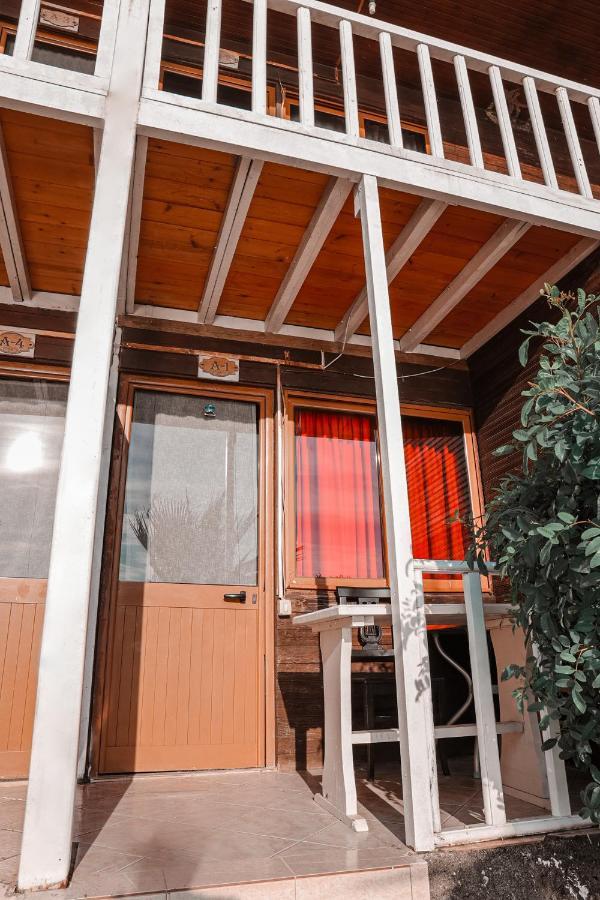 Plazhi Gjeneralit - Small Cabins - Bungalows - Apartaments - Villas - Suite Kavaje Extérieur photo