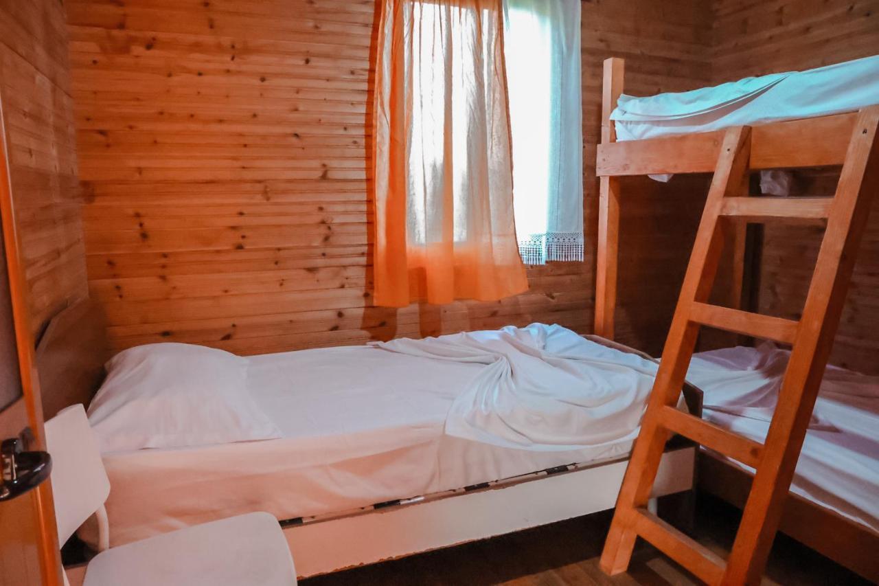 Plazhi Gjeneralit - Small Cabins - Bungalows - Apartaments - Villas - Suite Kavaje Extérieur photo
