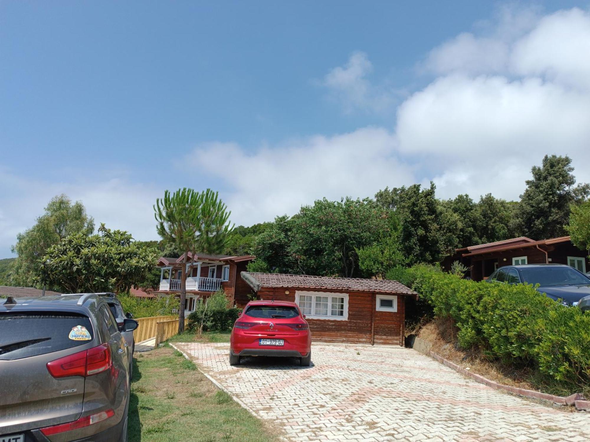 Plazhi Gjeneralit - Small Cabins - Bungalows - Apartaments - Villas - Suite Kavaje Extérieur photo